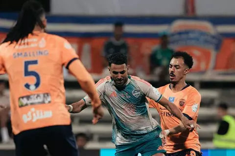 لا أدلة تدين الحكم الرابع.. تقارير تحسم الجدل حول أزمة مباراة الأهلي والفيحاء